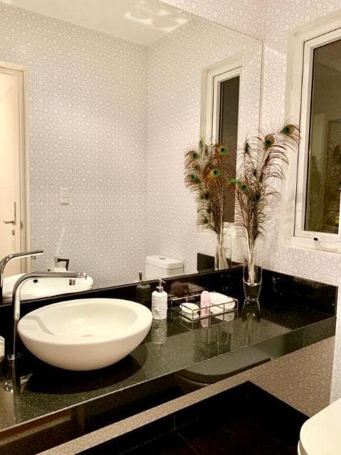 RODEADO DE PARQUES SE ENCUENTRA ESTE DEPARTAMENTO EN VENTA EN MIRAFLORES LIMITE CON SAN ISIDRO — foto 1