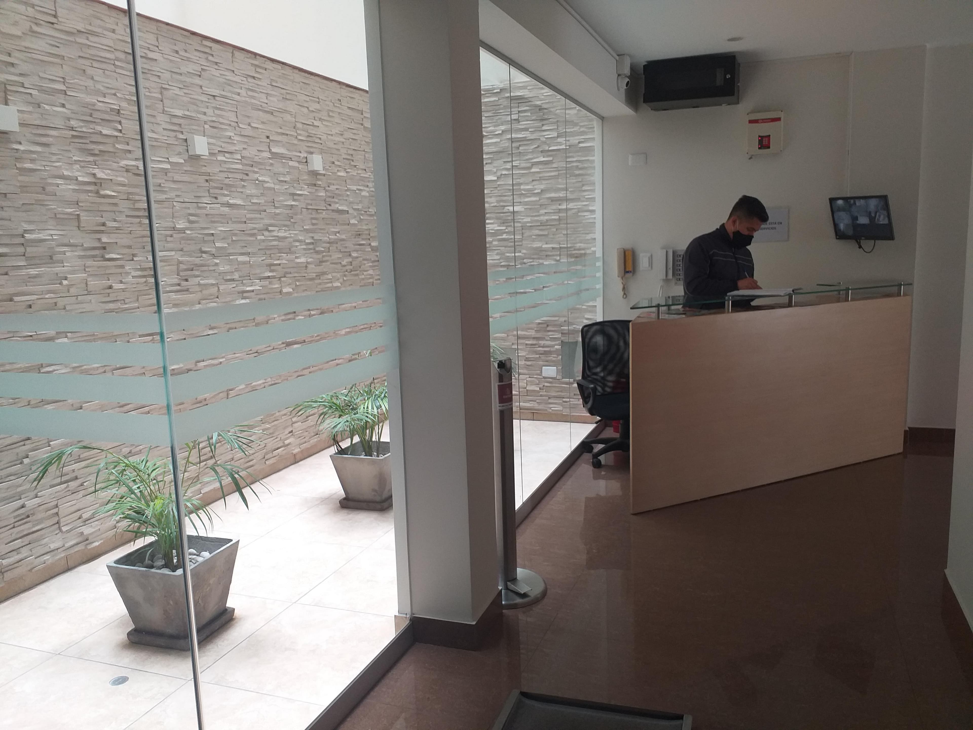 Moderno y funcional departamento amoblado límite San Isidro — foto 9