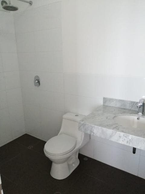 VENDO DUPLEX EN MIRAFLORES.moderno, iluminado a 2 cdras del parque Kennedy 204 m2. — foto 3