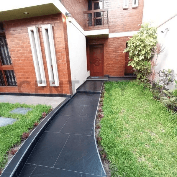 VENTA DE HERMOSA CASA EN LA MOLINA FRENTE A PARQUE — foto 1