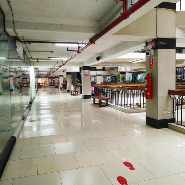 OPORTUNIDAD: EN VENTA  TIENDA EN EL CENTRO COMERCIAL DE CHACARILLA!! — foto 13