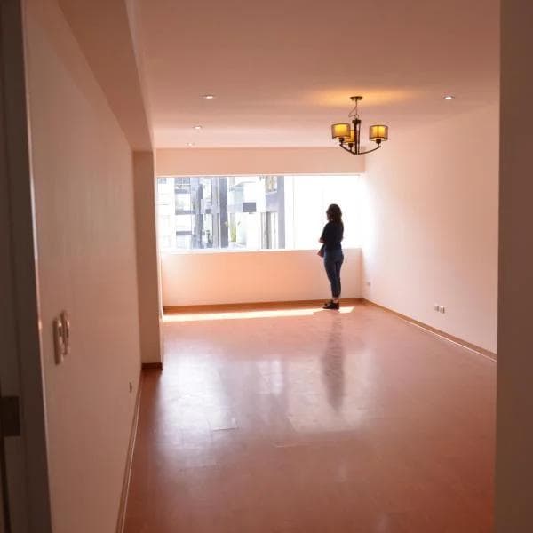 VENTA - REMATE DPTO. SAN ISIDRO — foto 1
