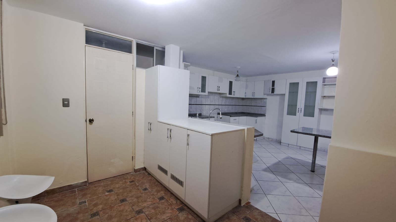 VENDO DUPLEX EN SURQUILLO - A UN PASO DE SAN ISIDRO — foto 1