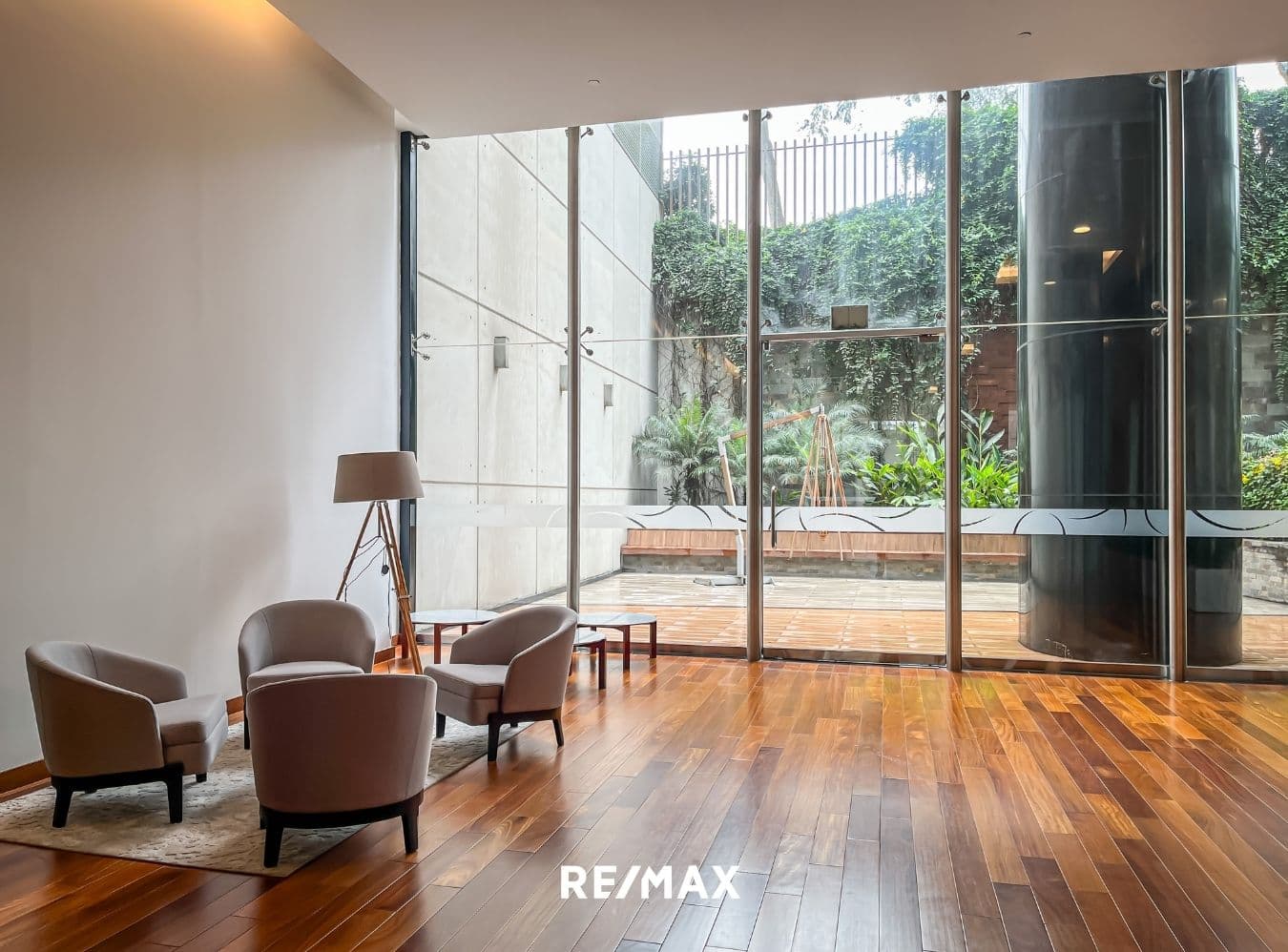 EXCLUSIVA OFICINA PREMIUM FRENTE AL GOLF LOS INCAS — foto 6