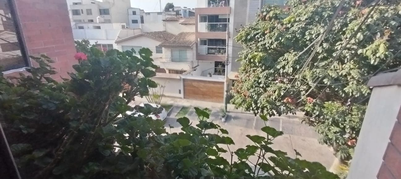 Departamento ocasion cerca Simon Salguero  altura 21 de BenavidesSurco — foto 1