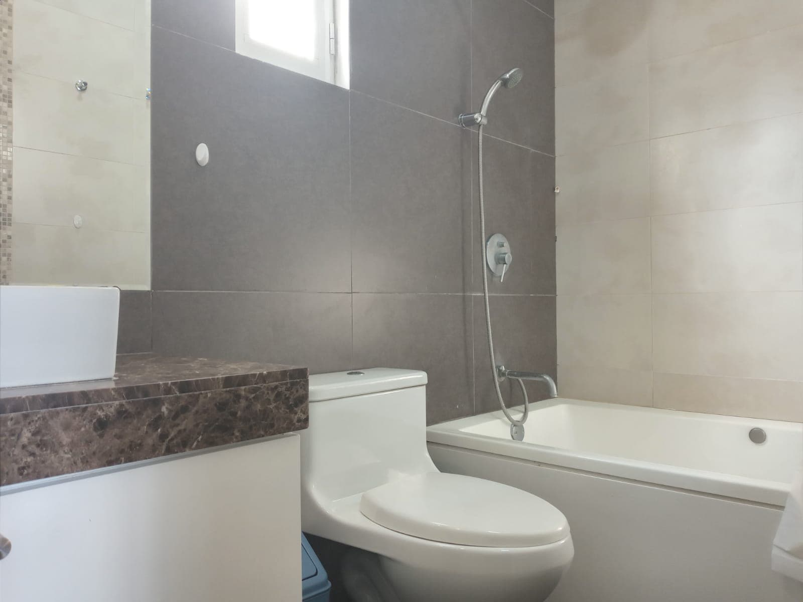 SE vende comodo y espacioso departamento en la centrica av salaverry san isidro — foto 7