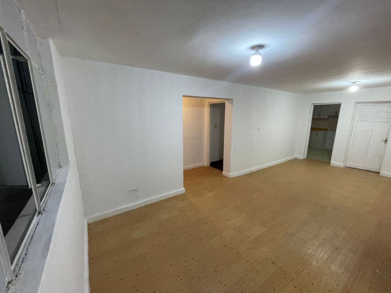 Oportunidad $$$ - 3 Dorm. 3er Piso SIN ASCENSOR y Frente a C. C. Risso! — foto 1