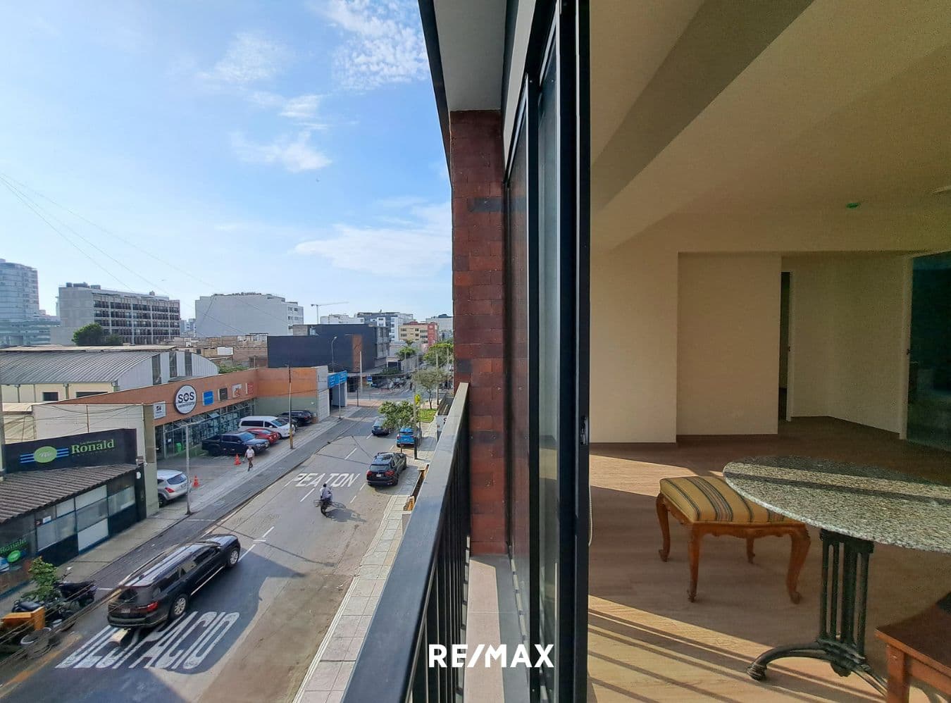 Departamento En Venta En Miraflores, Con Cochera Y Vista Externa — foto 10