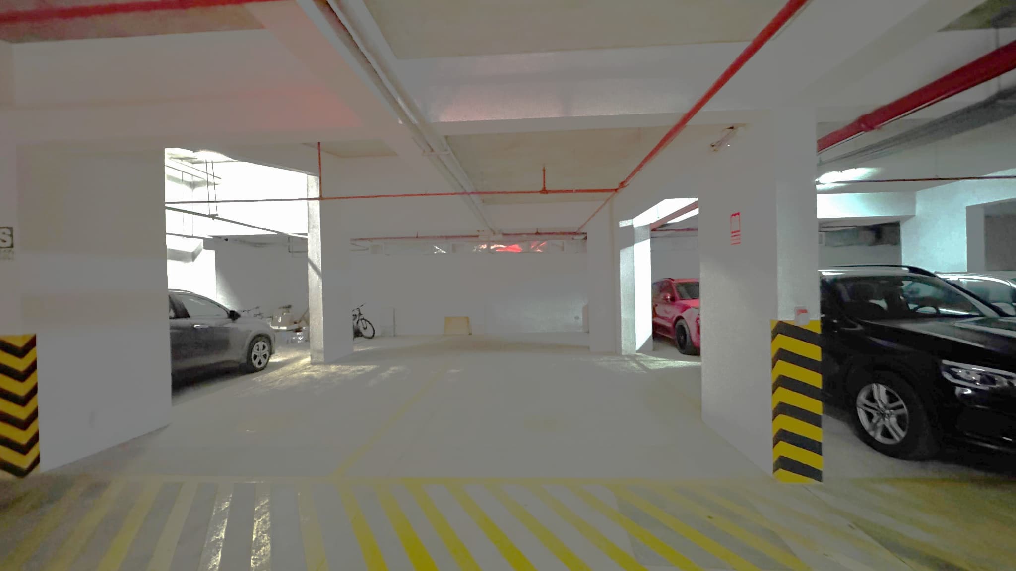 BAJÓ DE PRECIO: Venta Estacionamiento Doble Lineal 33.73m2 - Miraflores — foto 1