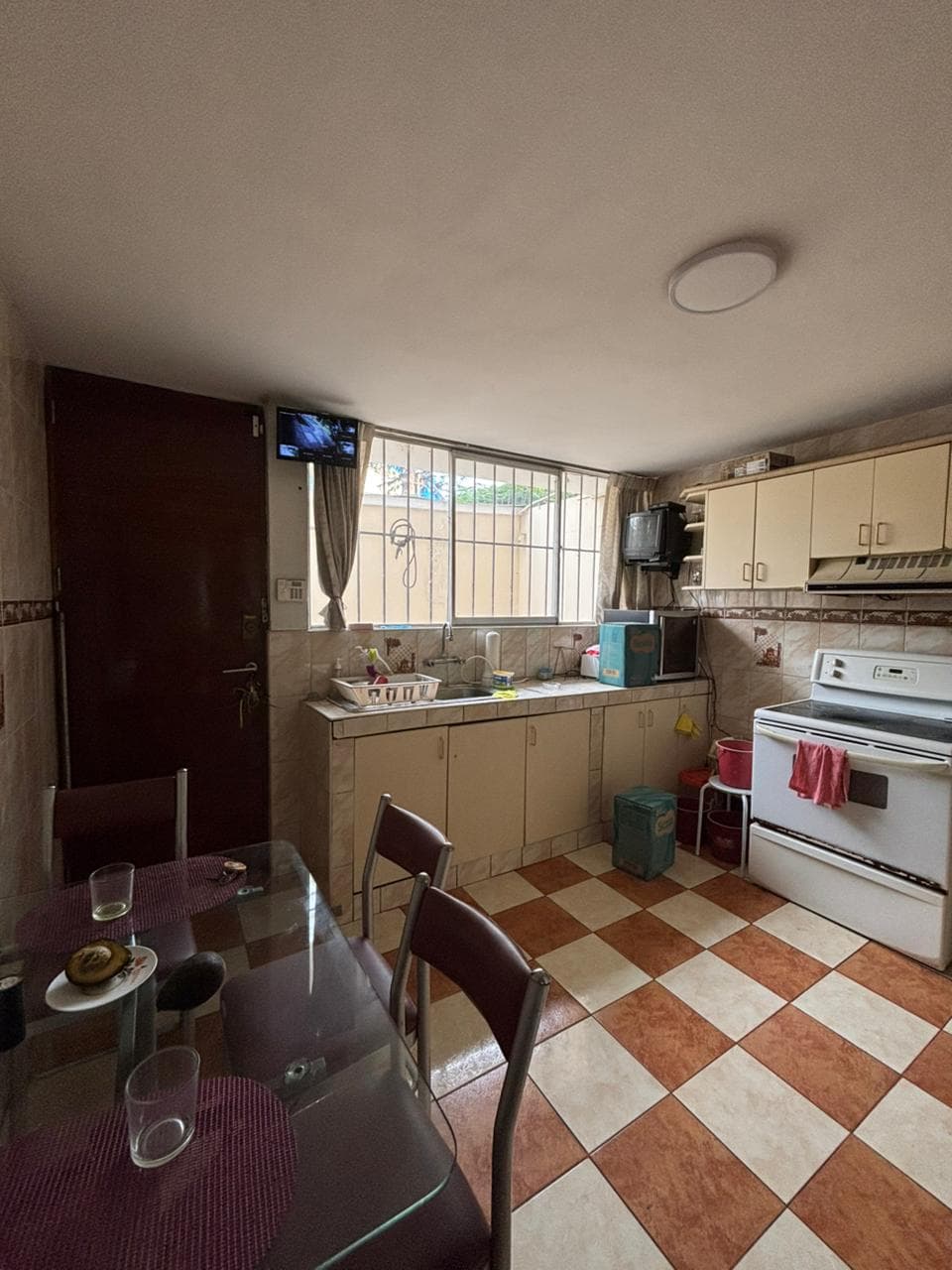 VENDO CASA + COCHERA FRENTE A PARQUE EN SURCO LIMITE MIRAFLORES — foto 3