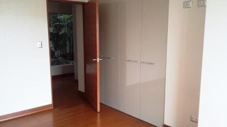 Vendo Duplex 261 m2 Estreno! Excelente Vista Panoramica Urb. Casuarinas Alta Surco — foto 9