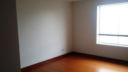 Vendo Duplex 261 m2 Estreno! Excelente Vista Panoramica Urb. Casuarinas Alta Surco — foto 10