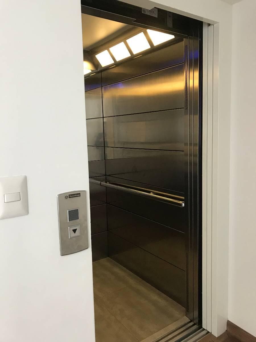 Amplio Flat Familiar Limite San Isidro — foto 12