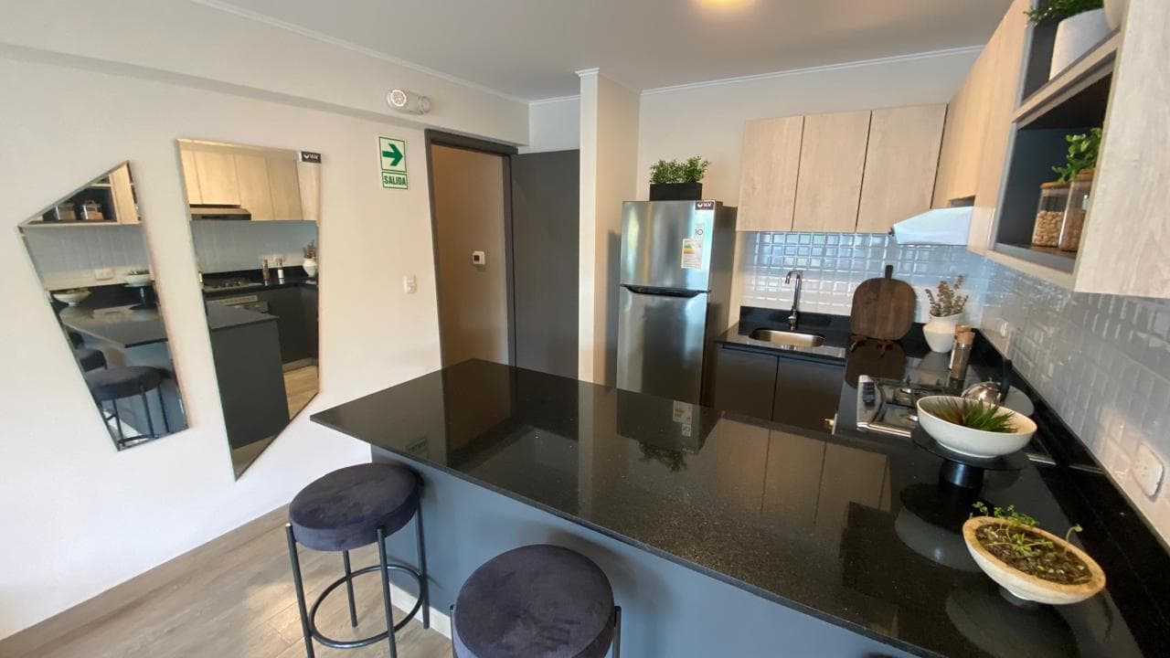 Departamento de 3 Dormitorios en Surco cerca a la Universidad de Lima Av. El Derby — foto 3
