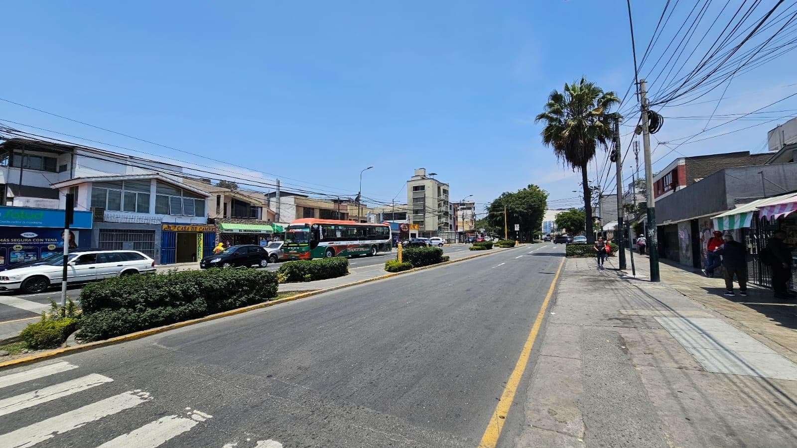 Centro comercial en Venta - Surco - 5 locales - Parque de la Amistad — foto 4