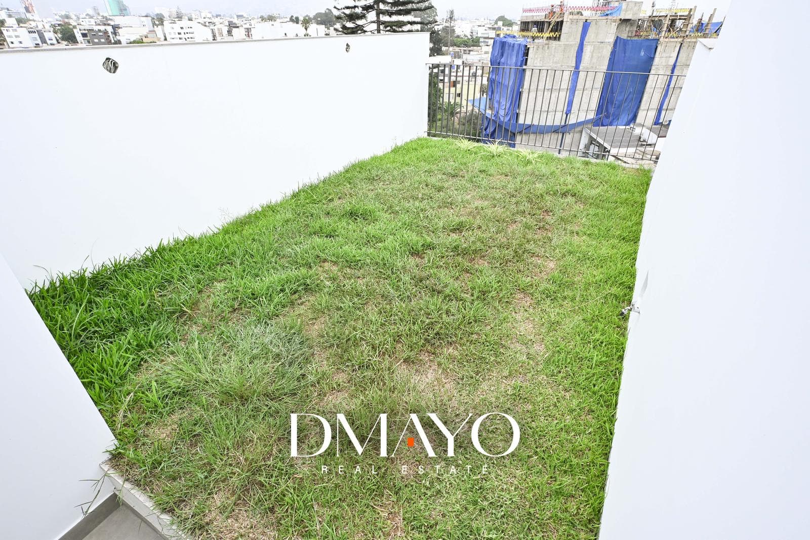 Venta Duplex  3 Habitaciones  Con Cochera y Deposit0  Av. Castilla  Surco frente a Parque — foto 2