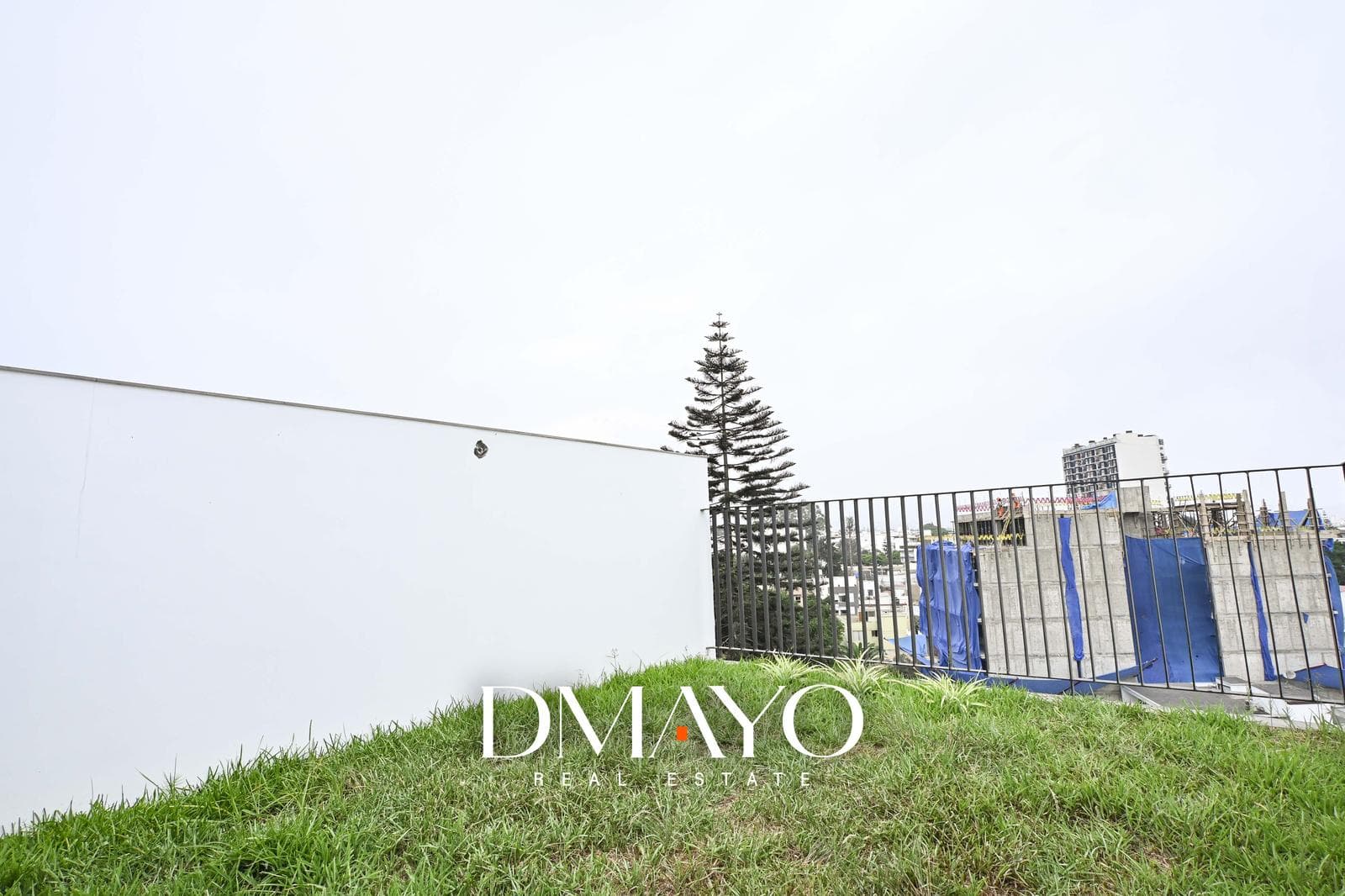 Venta Duplex  3 Habitaciones  Con Cochera y Deposit0  Av. Castilla  Surco frente a Parque — foto 3