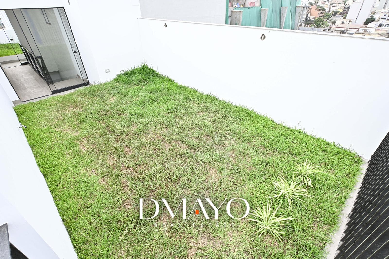 Venta Duplex  3 Habitaciones  Con Cochera y Deposit0  Av. Castilla  Surco frente a Parque — foto 4