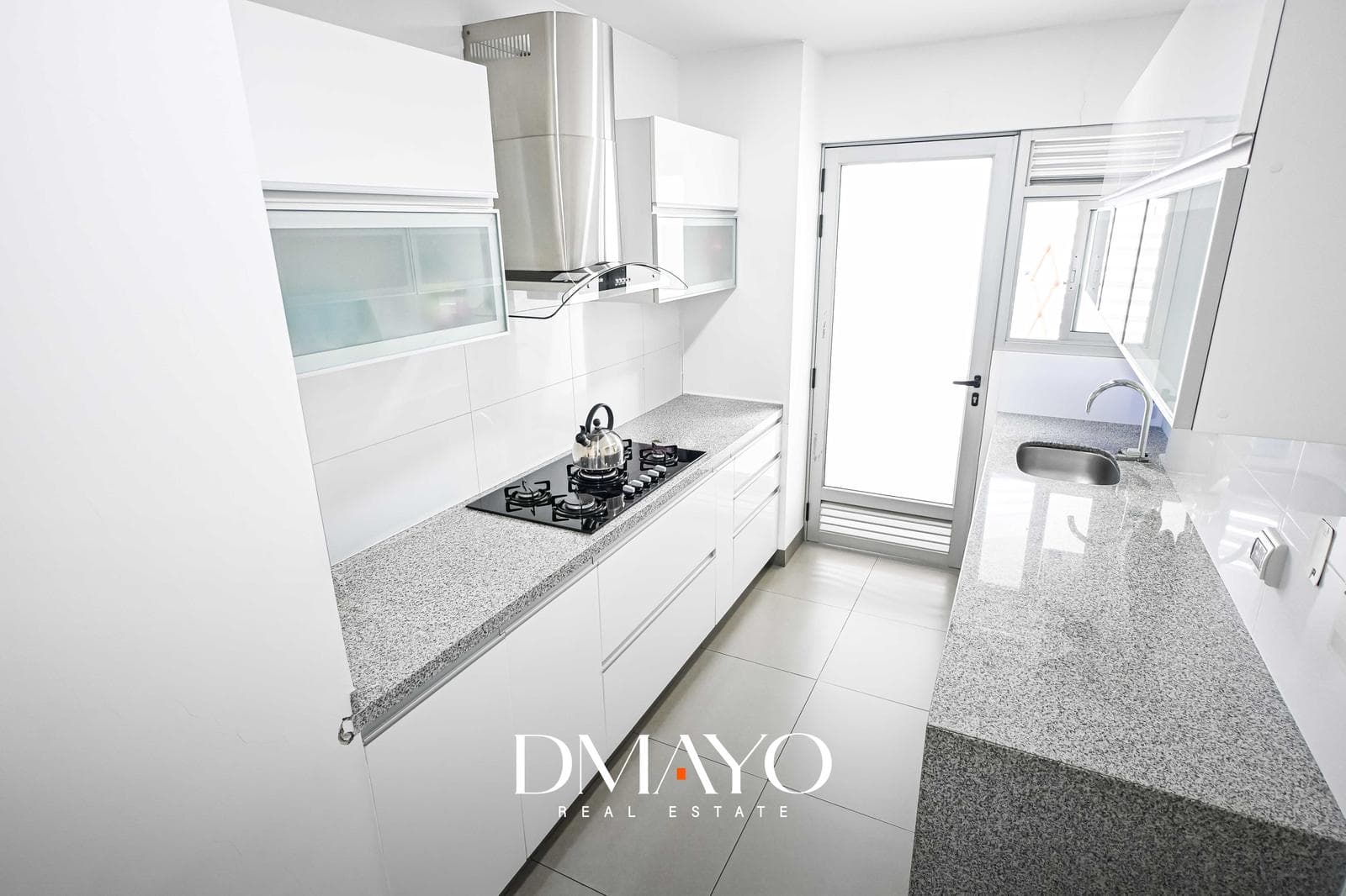 Venta Departamento San Borja limite con San Isidro 3 dormitorios, cochera, cerca a Parque la Familia — foto 2