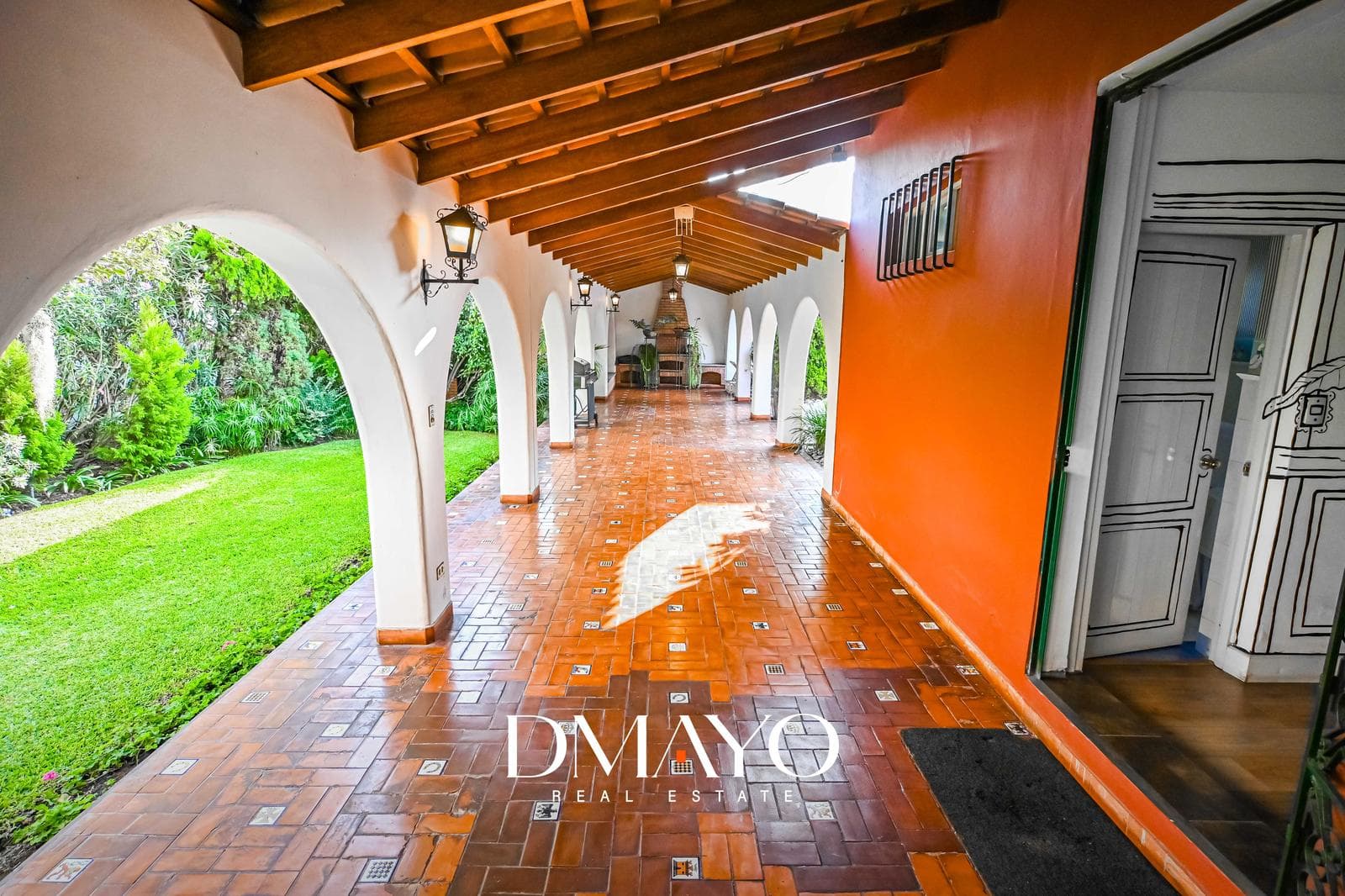 Exclusiva y Hermosa Casa en Urbanización Club Golf Los Incas - Surco, con Piscina y 5 Dormitorios — foto 2