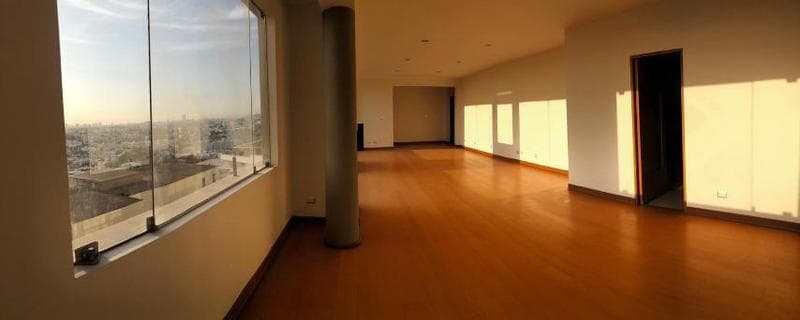 VENTA HERMOSO TRIPLEX EN CASUARINAS SURCO - DPTO 3XX (609-589-1 ) — foto 3