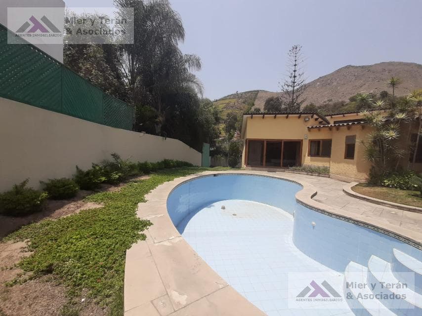MODERNA CASA EN VENTA EN LA MOLINA — foto 1