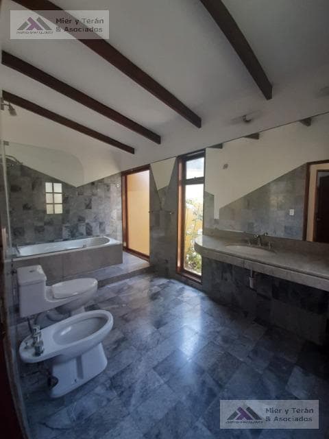 MODERNA CASA EN VENTA EN LA MOLINA — foto 3