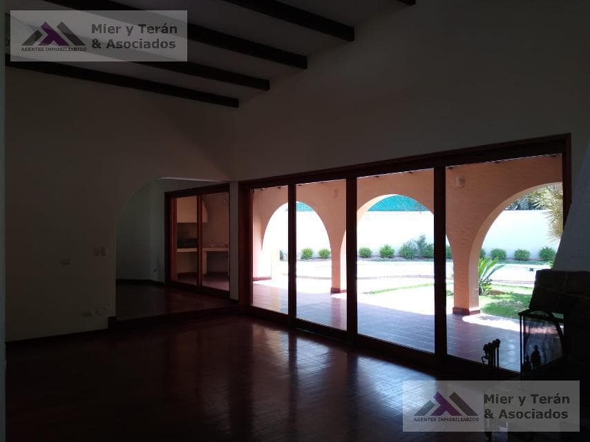 MODERNA CASA EN VENTA EN LA MOLINA — foto 10