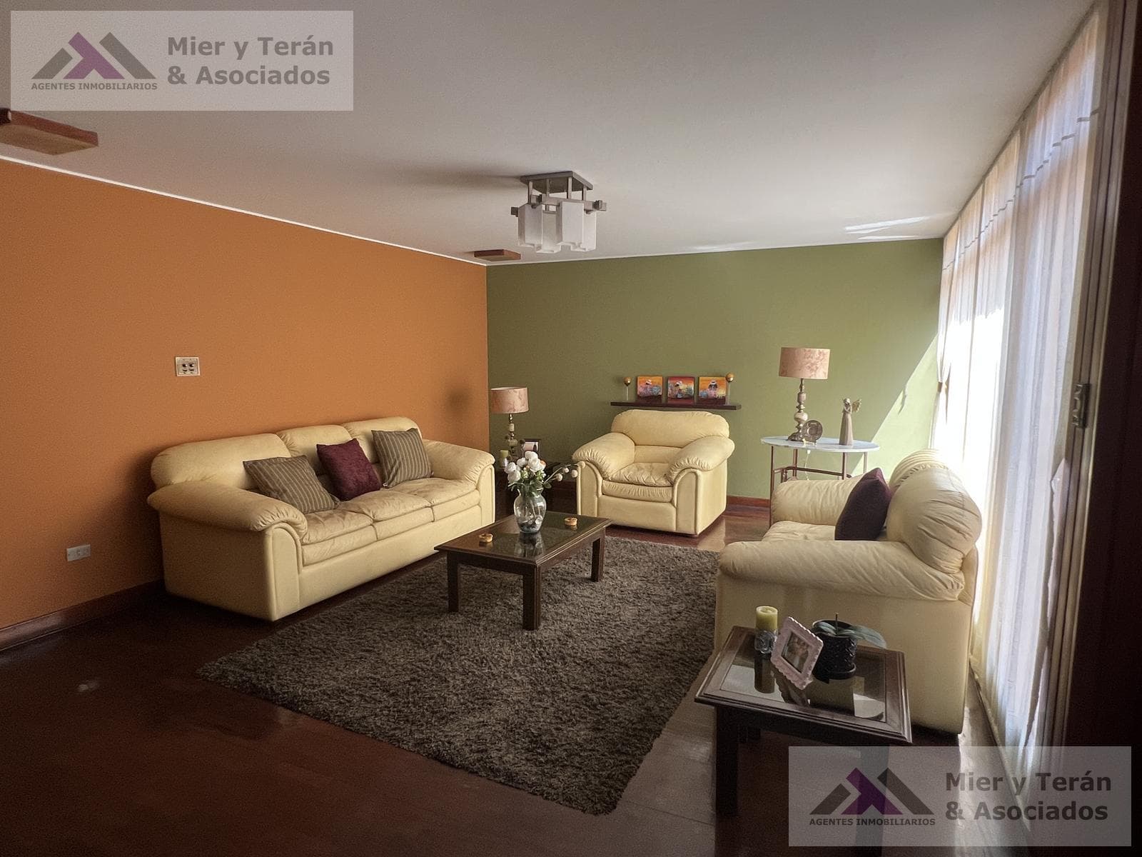VENTA CASA EN MIRAFLORES FRENTE A PARQUE (609-1122-1) — foto 3