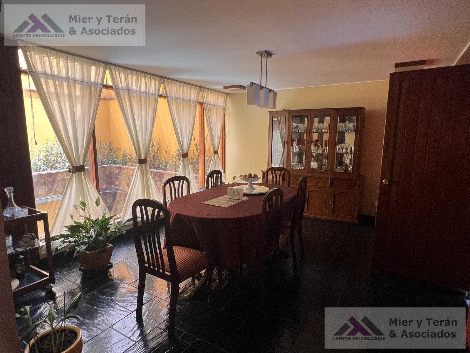 VENTA CASA EN MIRAFLORES FRENTE A PARQUE (609-1122-1) — foto 7
