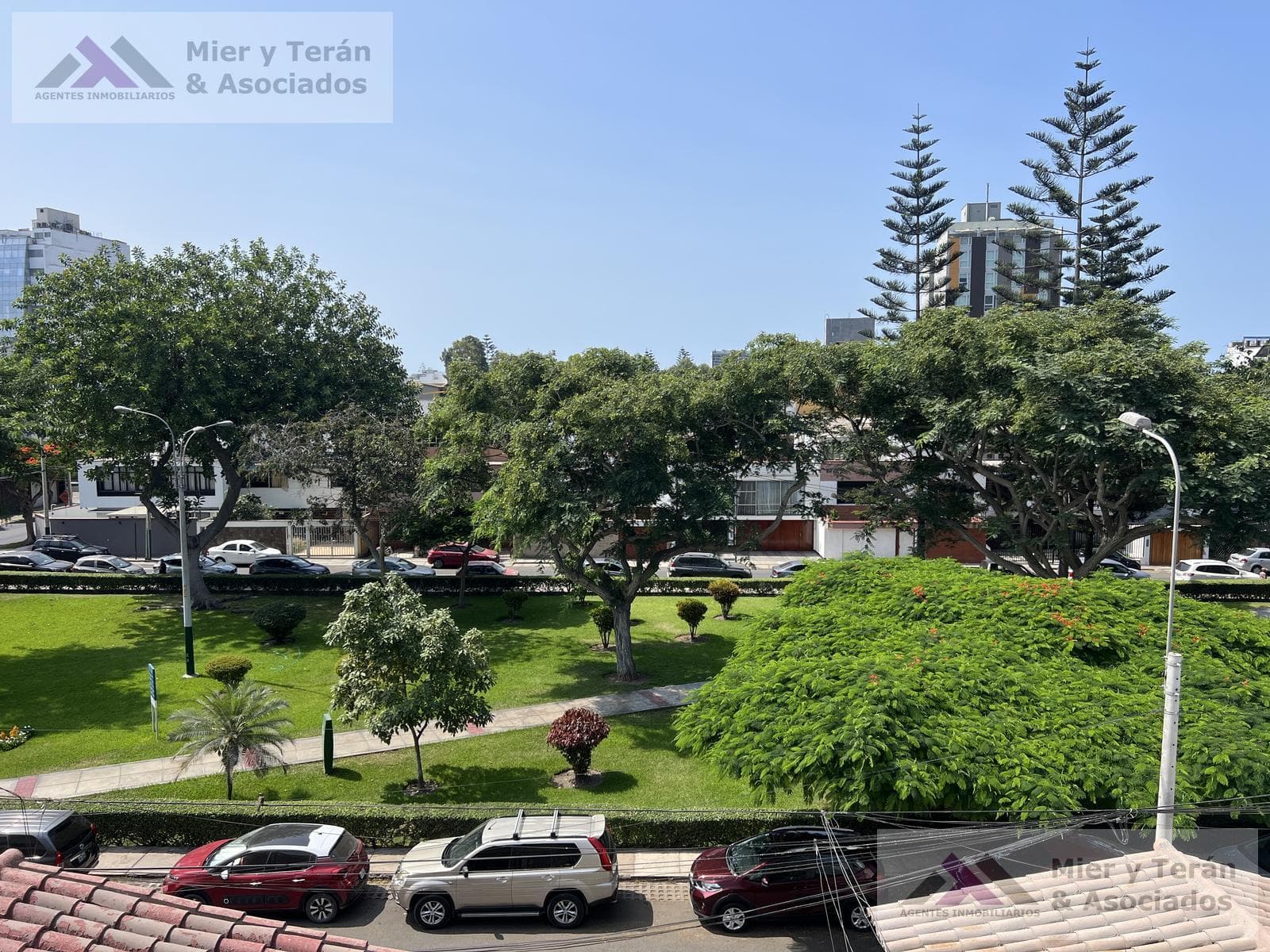 VENTA CASA EN MIRAFLORES FRENTE A PARQUE (609-1122-1) — foto 14