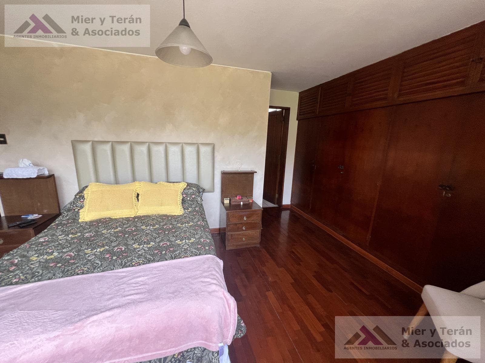 VENTA CASA EN MIRAFLORES FRENTE A PARQUE (609-1122-1) — foto 24