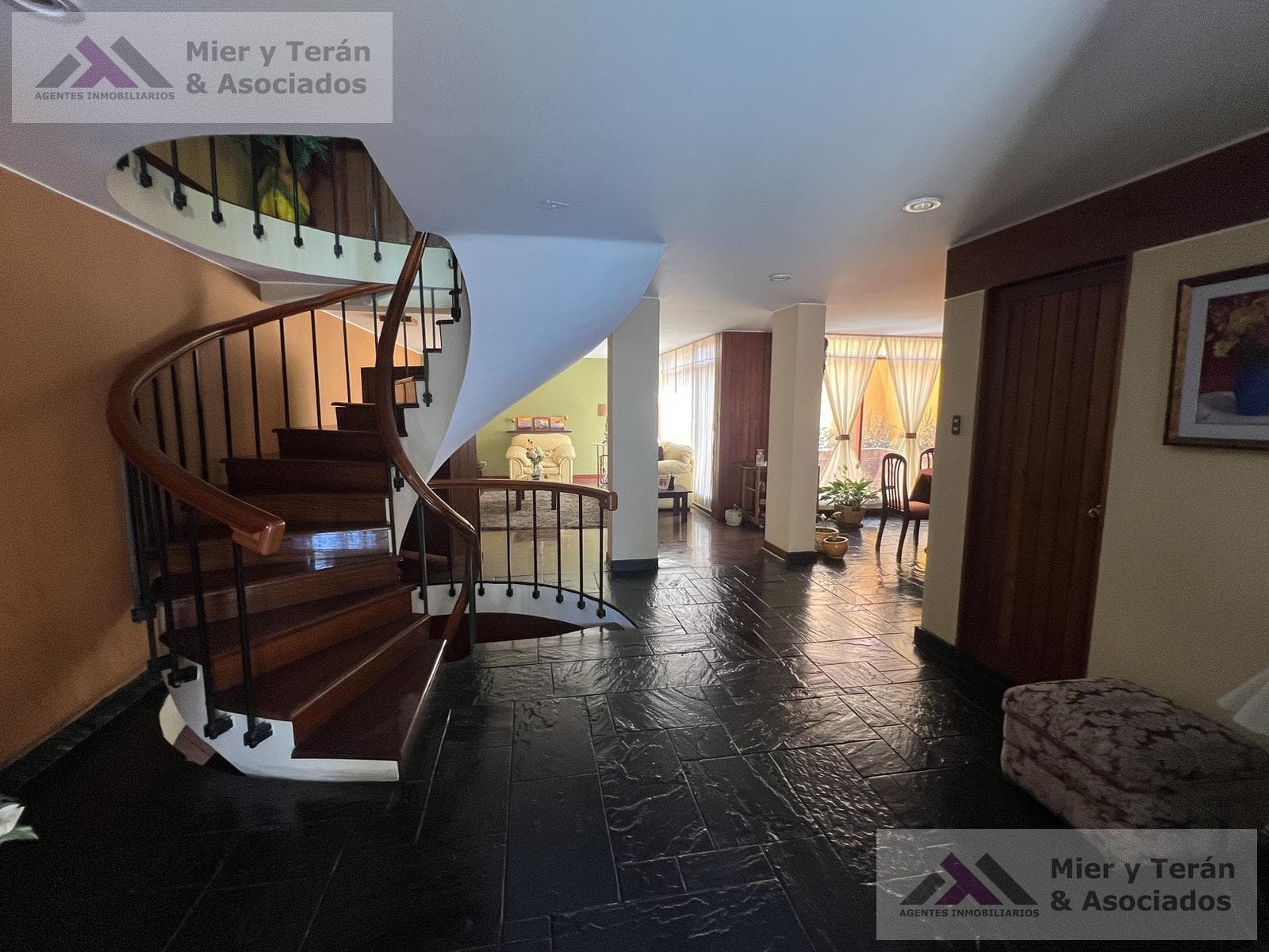 VENTA CASA EN MIRAFLORES FRENTE A PARQUE (609-1122-1) — foto 39