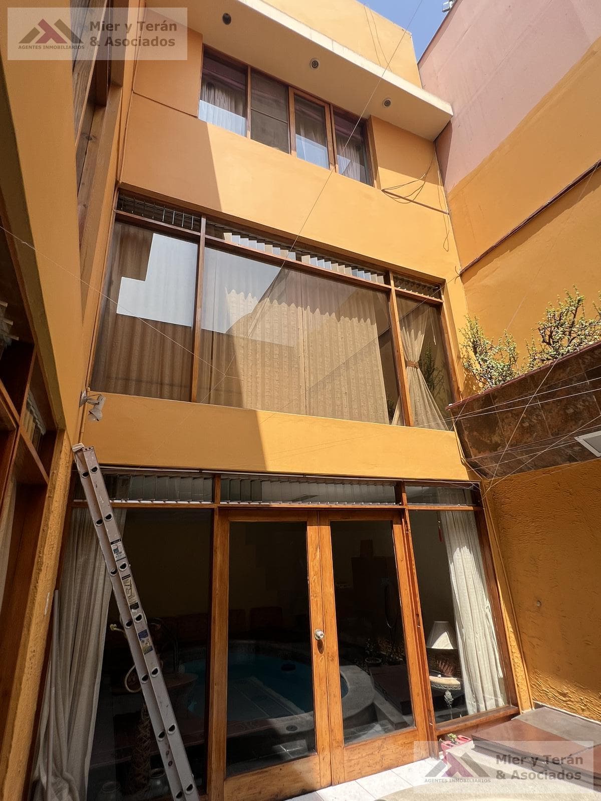 VENTA CASA EN MIRAFLORES FRENTE A PARQUE (609-1122-1) — foto 40