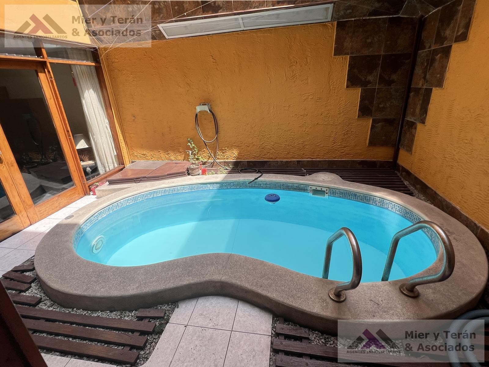 VENTA CASA EN MIRAFLORES FRENTE A PARQUE (609-1122-1) — foto 47