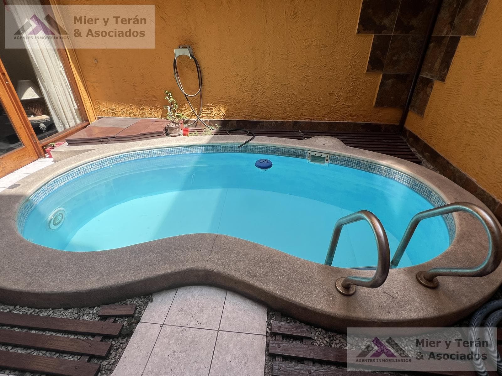 VENTA CASA EN MIRAFLORES FRENTE A PARQUE (609-1122-1) — foto 49