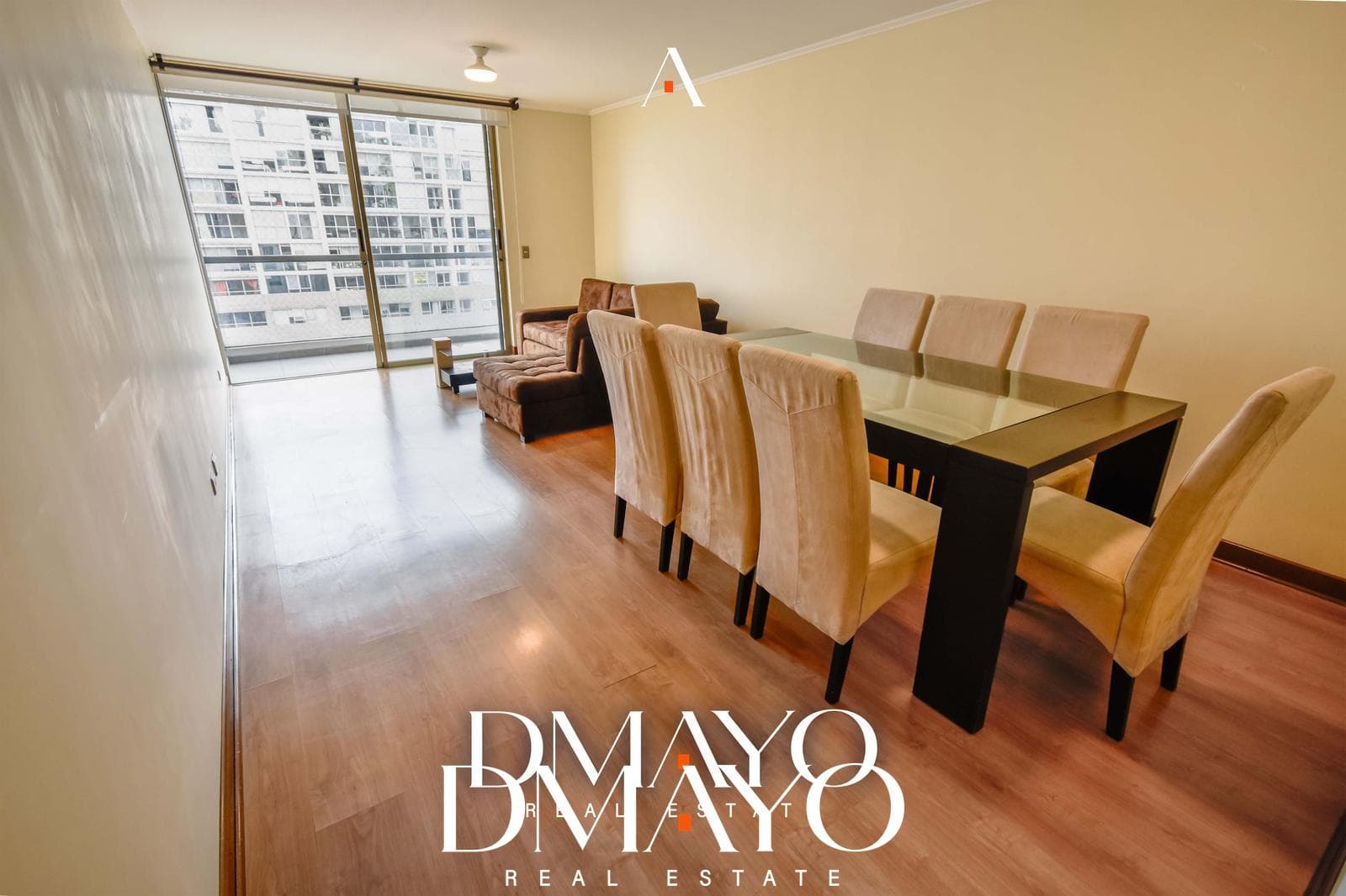 Amplio departamento de 120m2 en venta con 2 dormitorios, sala TV/escritorio y 2 estac. en San Isidro — foto 1