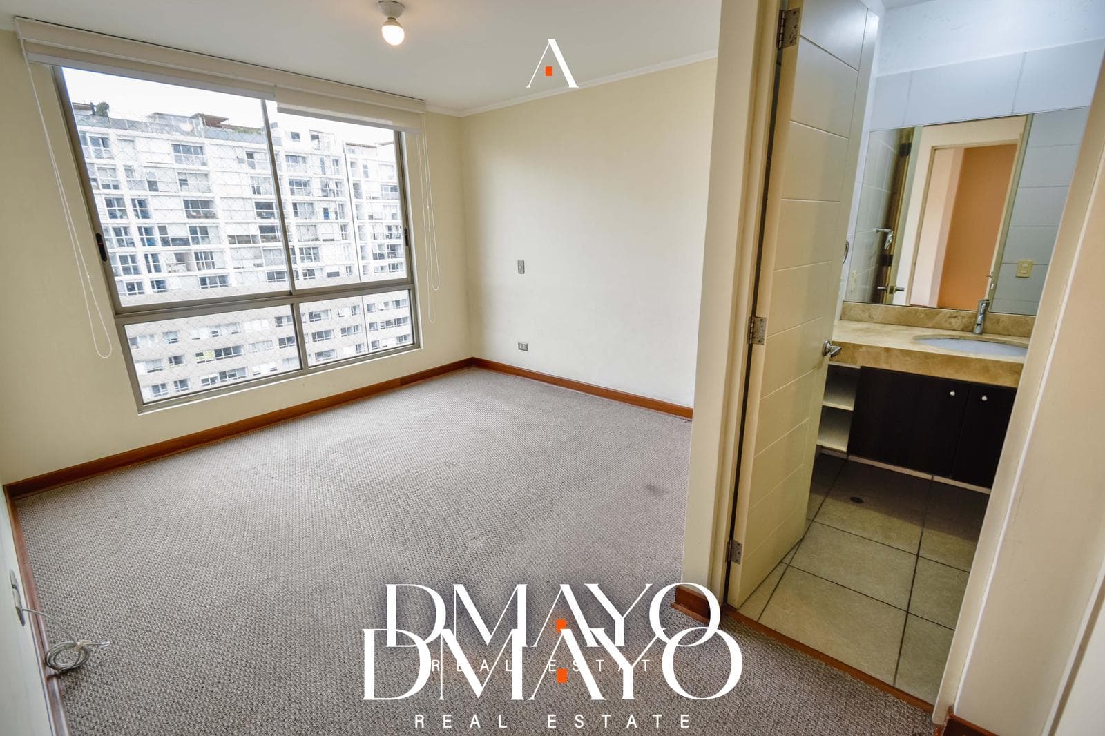 Amplio departamento de 120m2 en venta con 2 dormitorios, sala TV/escritorio y 2 estac. en San Isidro — foto 3
