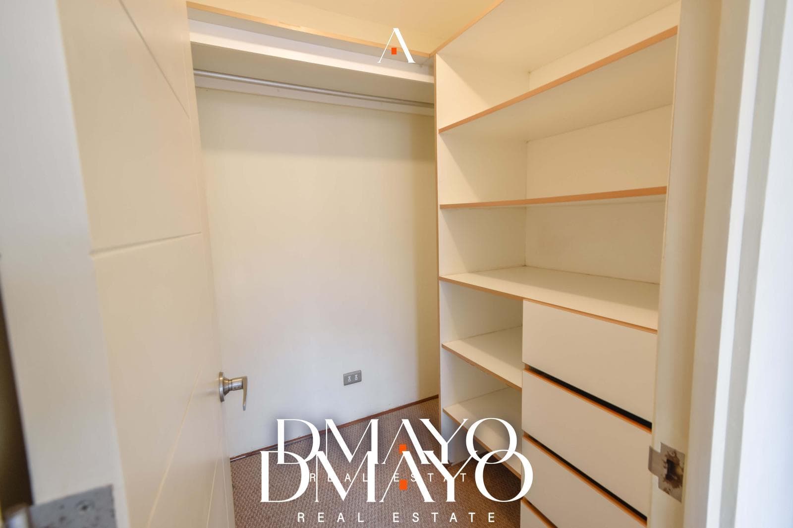 Amplio departamento de 120m2 en venta con 2 dormitorios, sala TV/escritorio y 2 estac. en San Isidro — foto 21