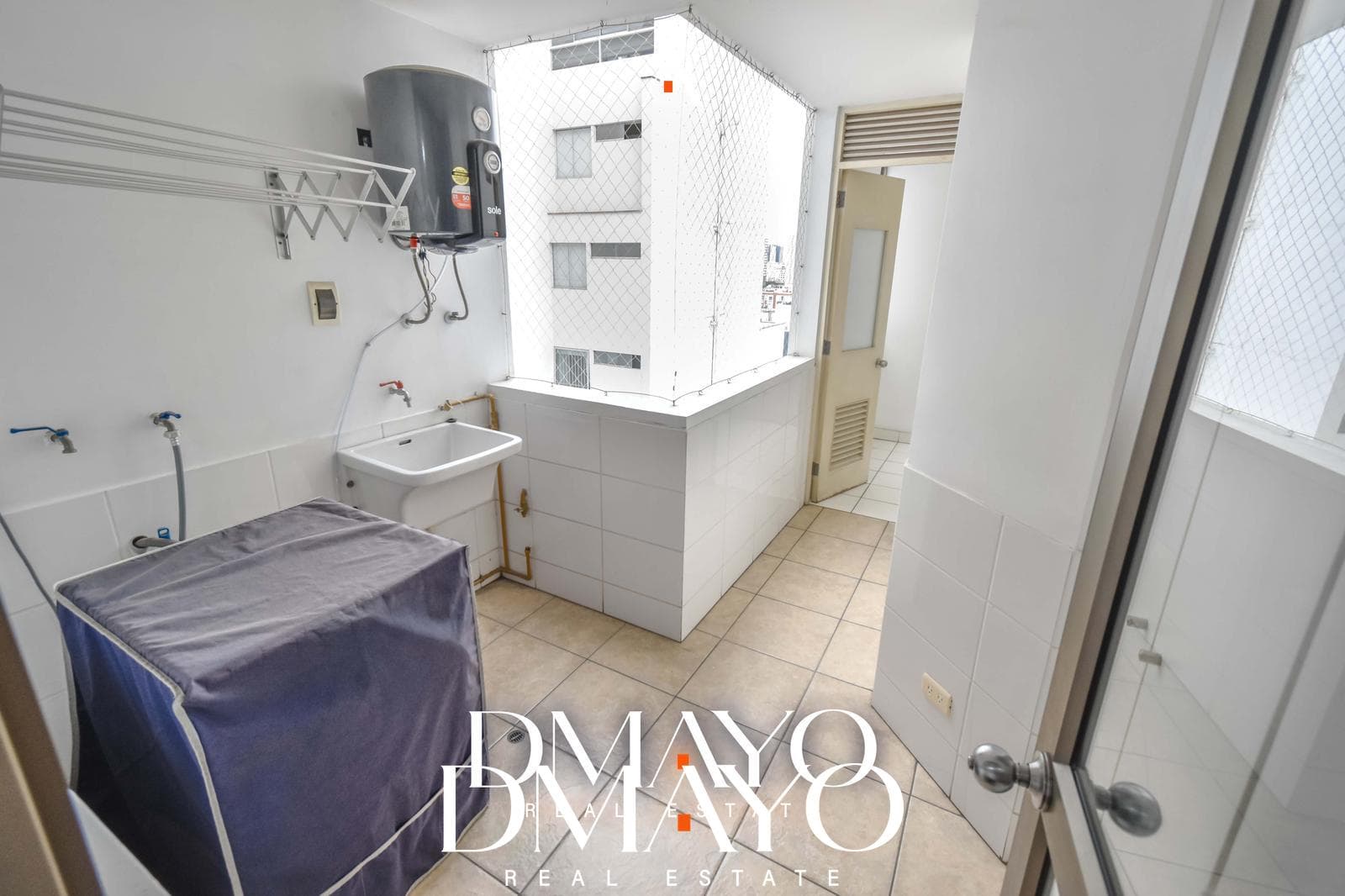 Amplio departamento de 120m2 en venta con 2 dormitorios, sala TV/escritorio y 2 estac. en San Isidro — foto 25
