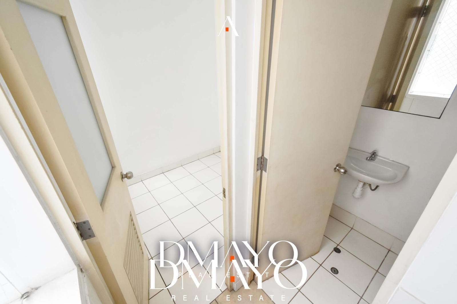 Amplio departamento de 120m2 en venta con 2 dormitorios, sala TV/escritorio y 2 estac. en San Isidro — foto 26