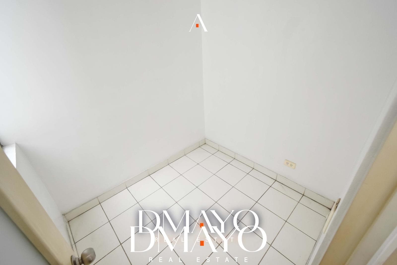 Amplio departamento de 120m2 en venta con 2 dormitorios, sala TV/escritorio y 2 estac. en San Isidro — foto 27