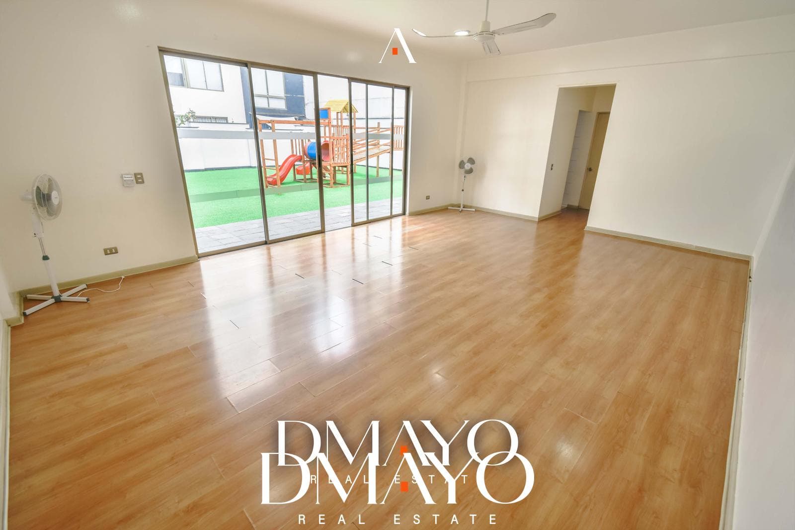Amplio departamento de 120m2 en venta con 2 dormitorios, sala TV/escritorio y 2 estac. en San Isidro — foto 34