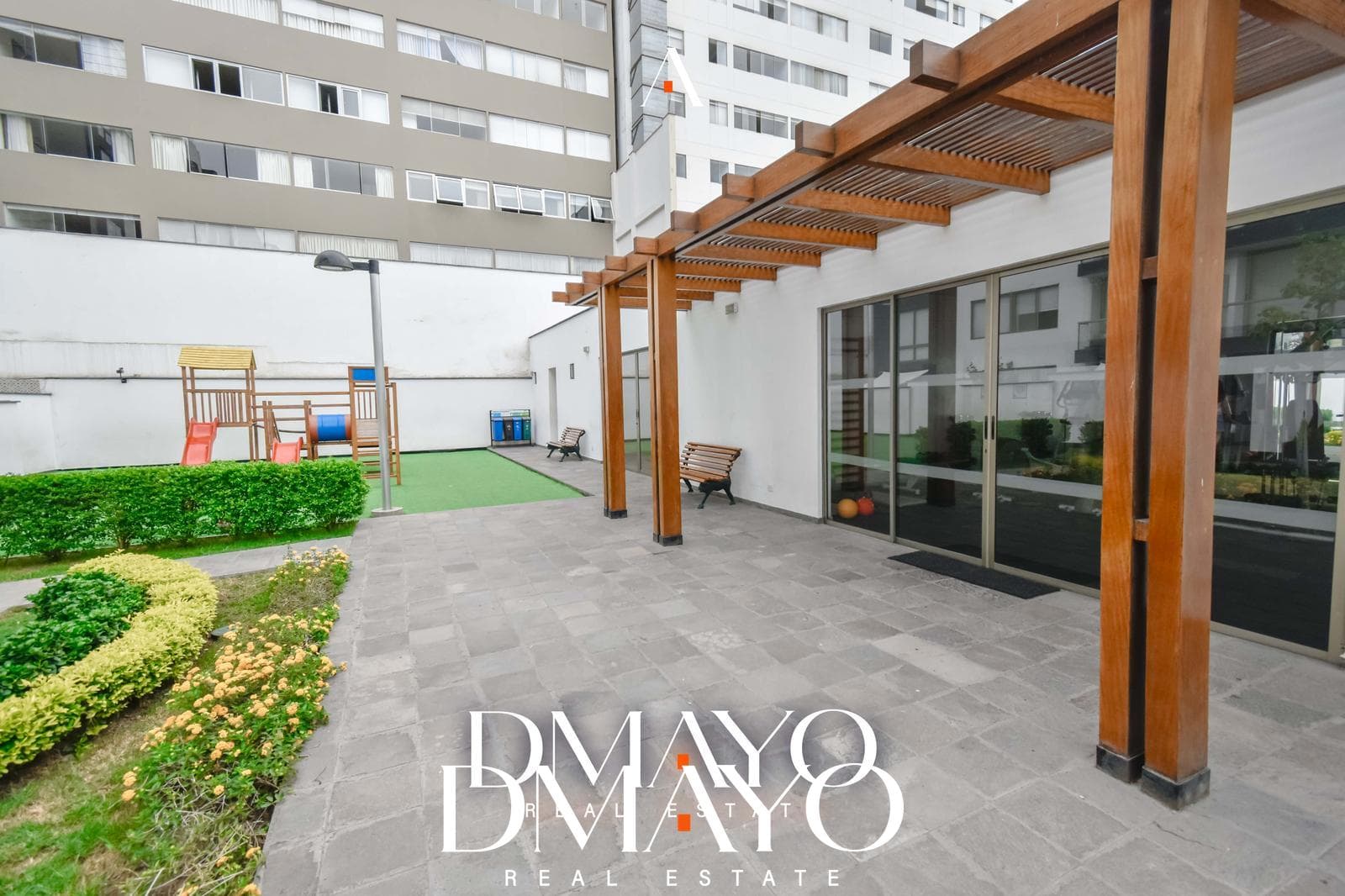 Amplio departamento de 120m2 en venta con 2 dormitorios, sala TV/escritorio y 2 estac. en San Isidro — foto 35