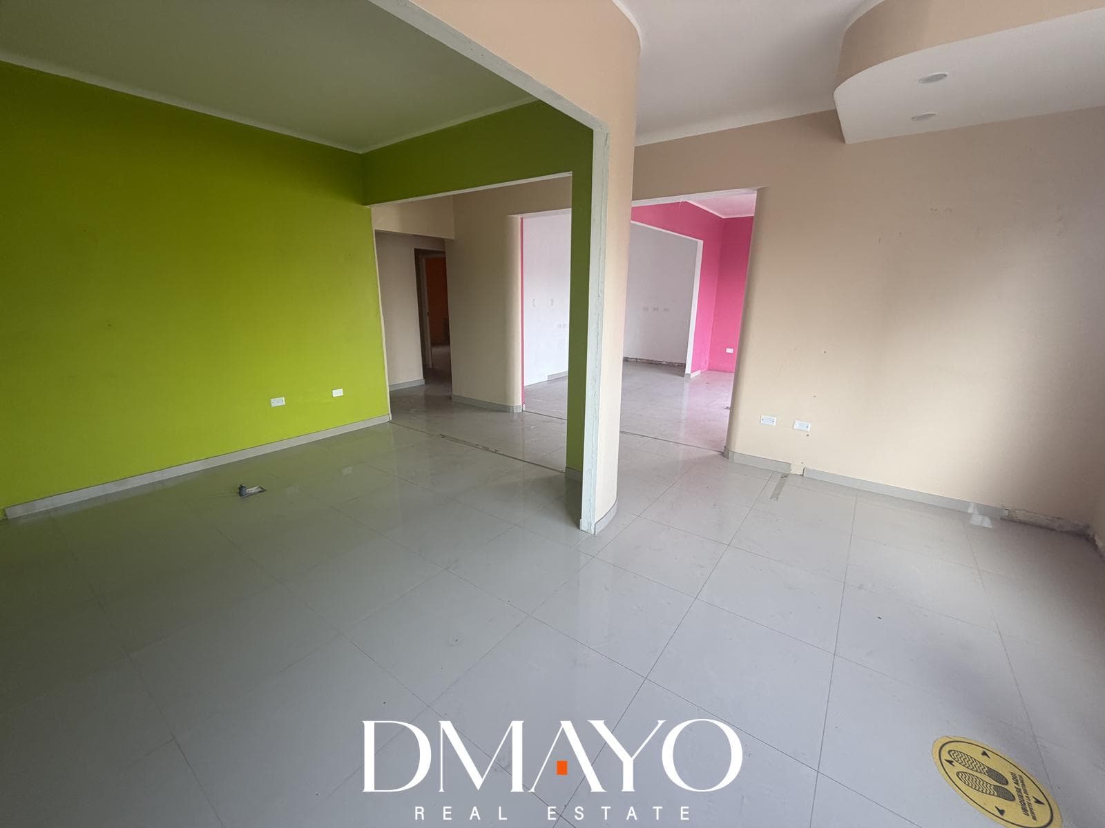 Venta de amplio dpto o Local en San Isidro para remodelar y dejarlo a tu gusto