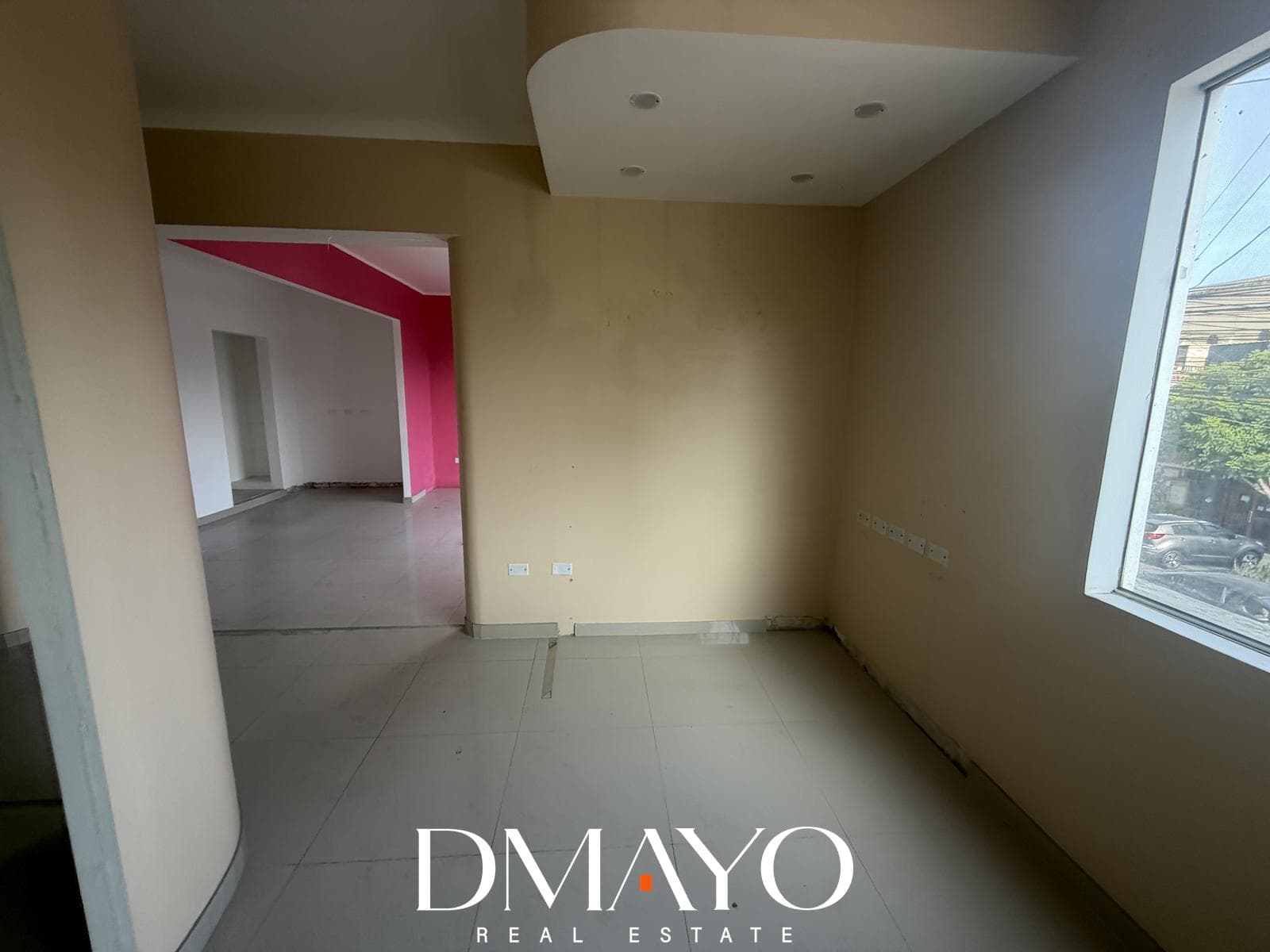 Venta de amplio dpto o Local en San Isidro para remodelar y dejarlo a tu gusto — foto 1