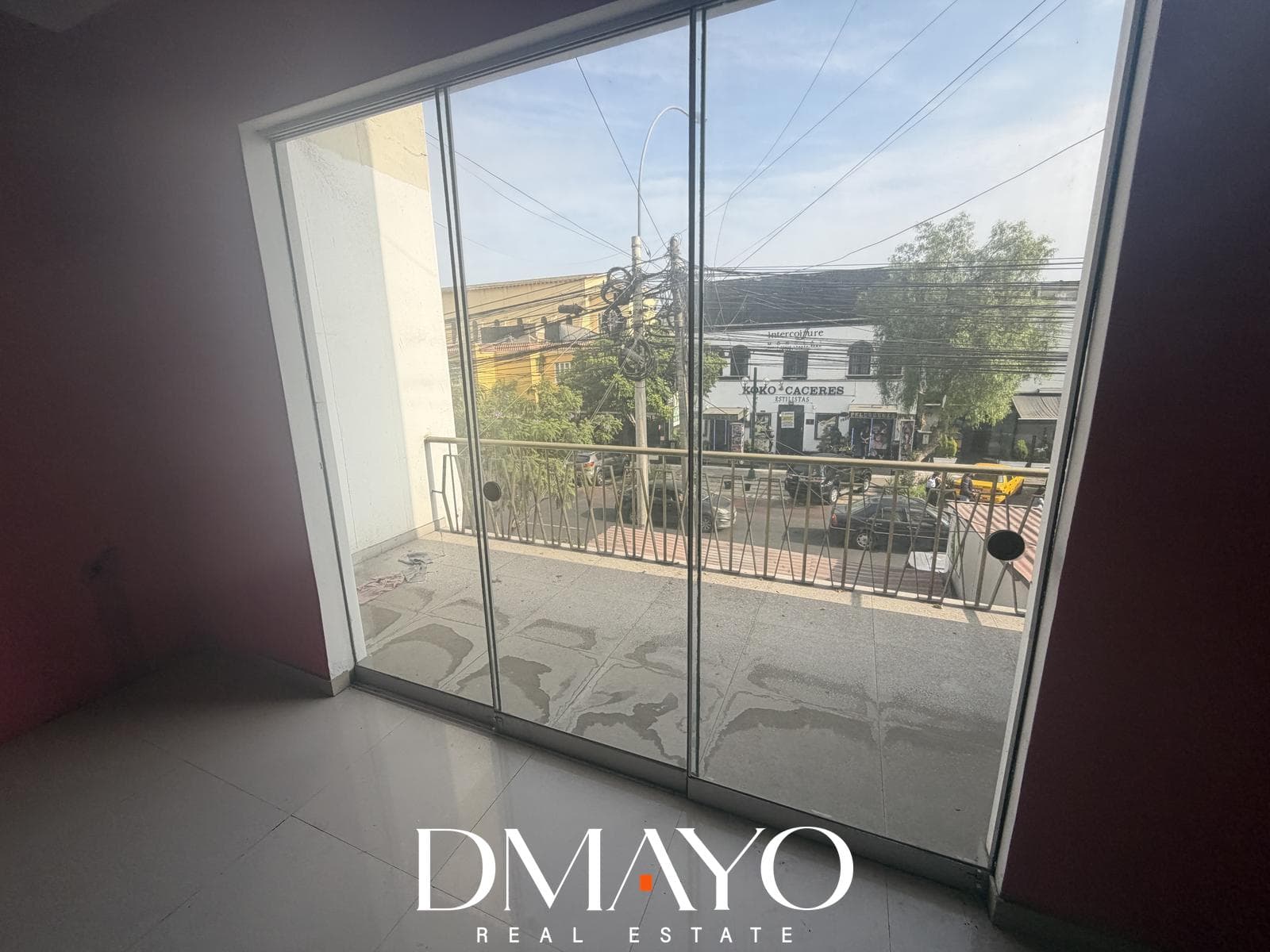 Venta de amplio dpto o Local en San Isidro para remodelar y dejarlo a tu gusto — foto 2