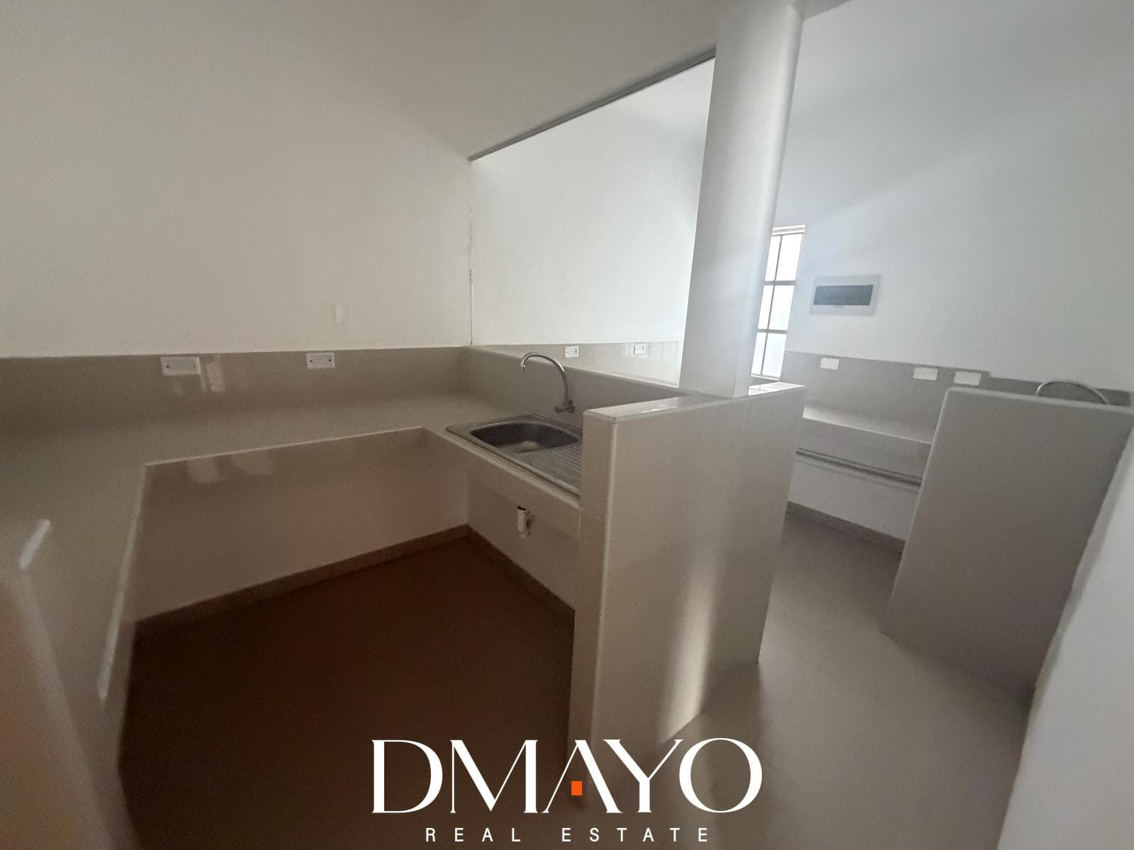 Venta de amplio dpto o Local en San Isidro para remodelar y dejarlo a tu gusto — foto 3