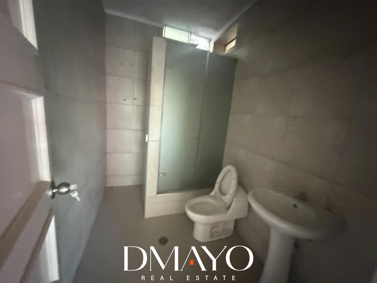 Venta de amplio dpto o Local en San Isidro para remodelar y dejarlo a tu gusto — foto 4