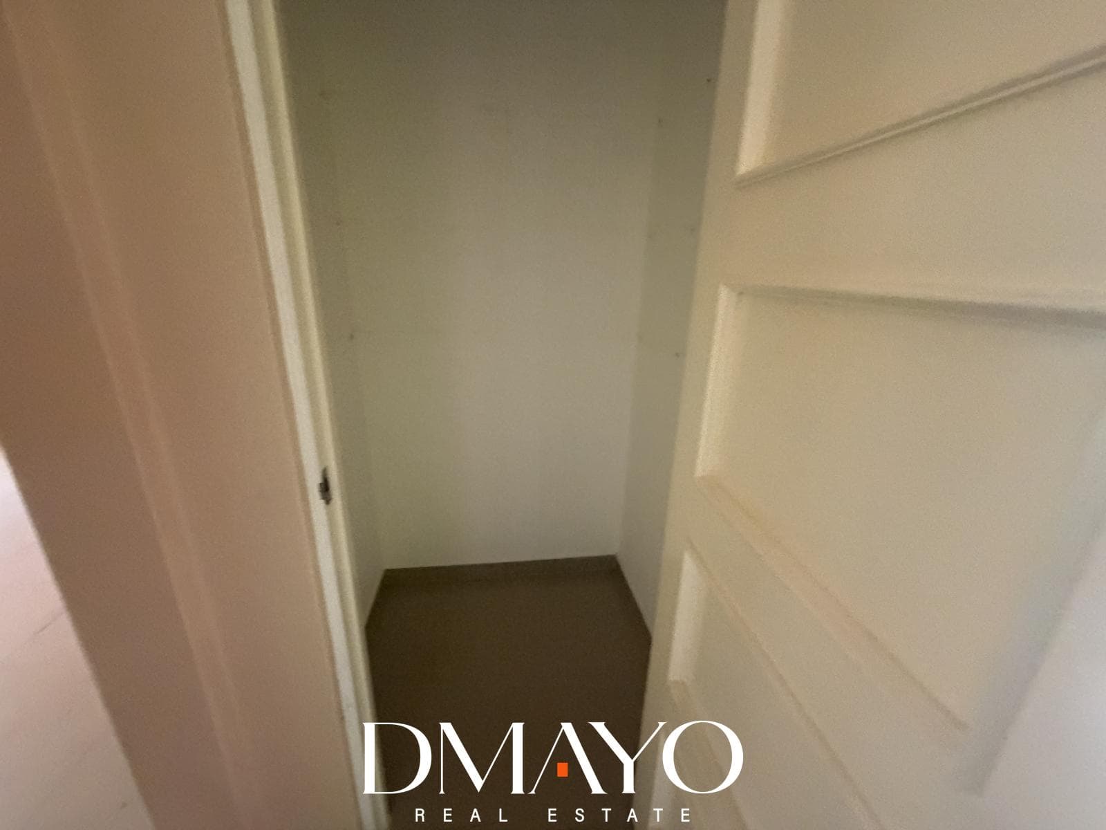 Venta de amplio dpto o Local en San Isidro para remodelar y dejarlo a tu gusto — foto 22